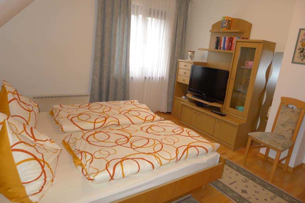 Ferienwohnung Kusternik フェルデン・アム・ヴェルターゼー 部屋 写真